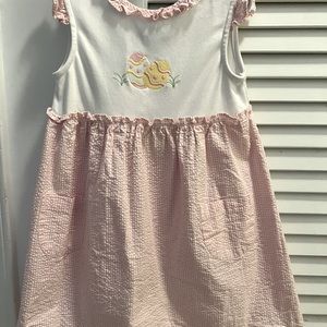 Adorable Little English 5T dress with pockets!